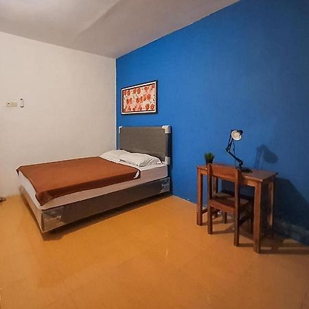 Syafa Homestay Syariah Mitra Reddoorz Tuban  Exterior foto