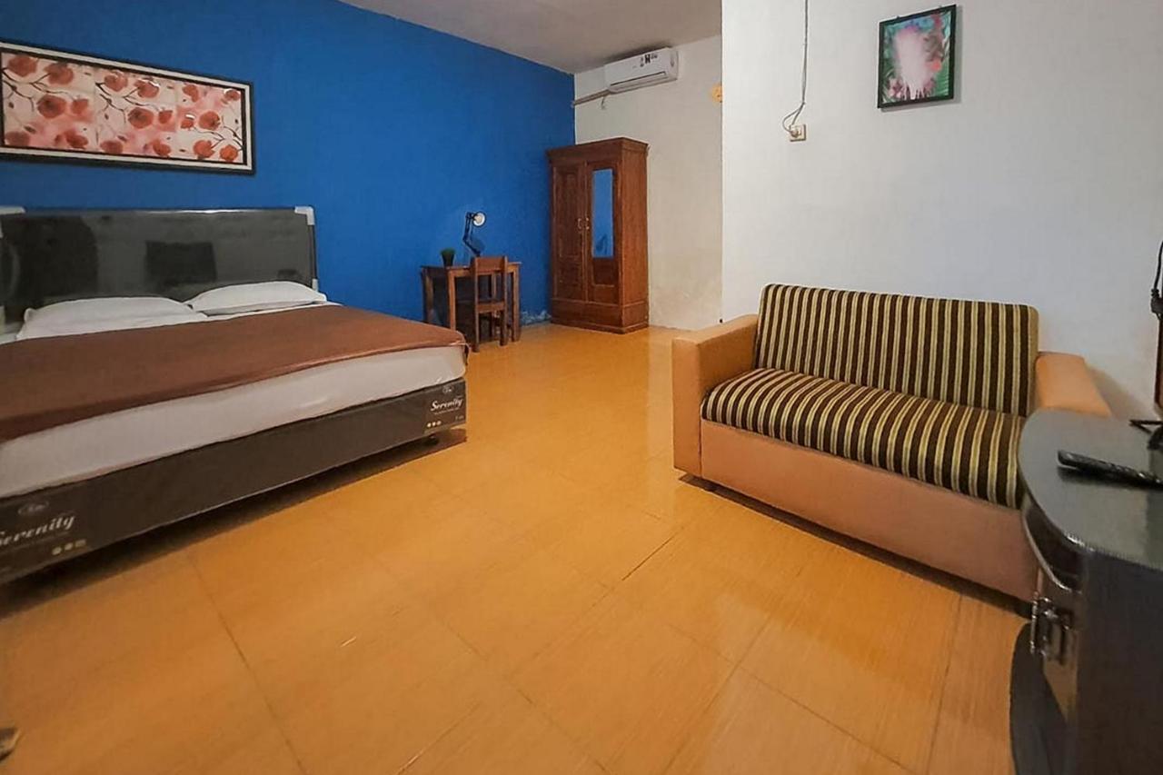 Syafa Homestay Syariah Mitra Reddoorz Tuban  Exterior foto