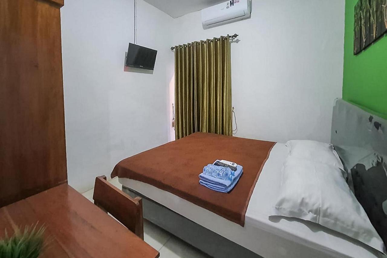 Syafa Homestay Syariah Mitra Reddoorz Tuban  Exterior foto